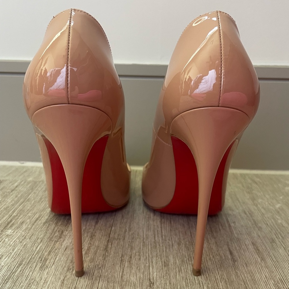 Christian Louboutin So Kate pointed toe pump